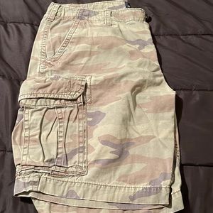 Mens American Eagle cargo shorts size 40